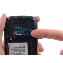 Замена карты памяти Samsung Galaxy S III microSD